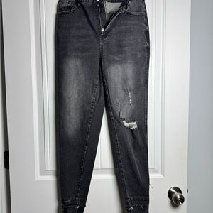 Stylish Black Distressed Women Jeans
